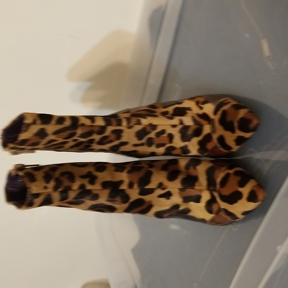 Animal print boots by Rebecca Sanver - Picture 4 of 13
